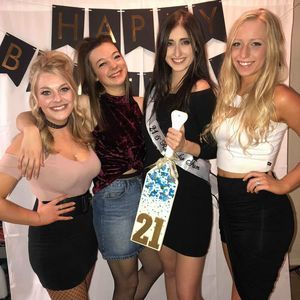 Meet your Posher, Linnae